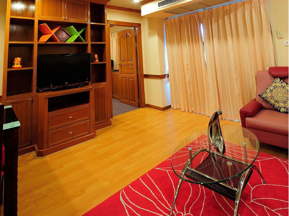 Oyo 796 Paradise Sukhumvit Hotel Bangkok Exterior foto