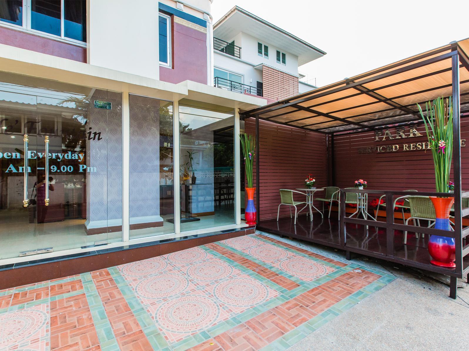 Oyo 796 Paradise Sukhumvit Hotel Bangkok Exterior foto