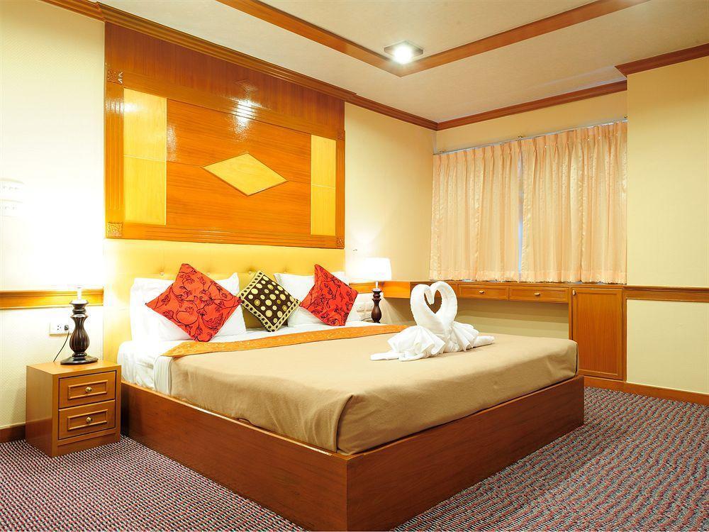 Oyo 796 Paradise Sukhumvit Hotel Bangkok Exterior foto