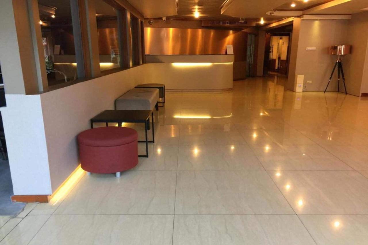 Oyo 796 Paradise Sukhumvit Hotel Bangkok Exterior foto